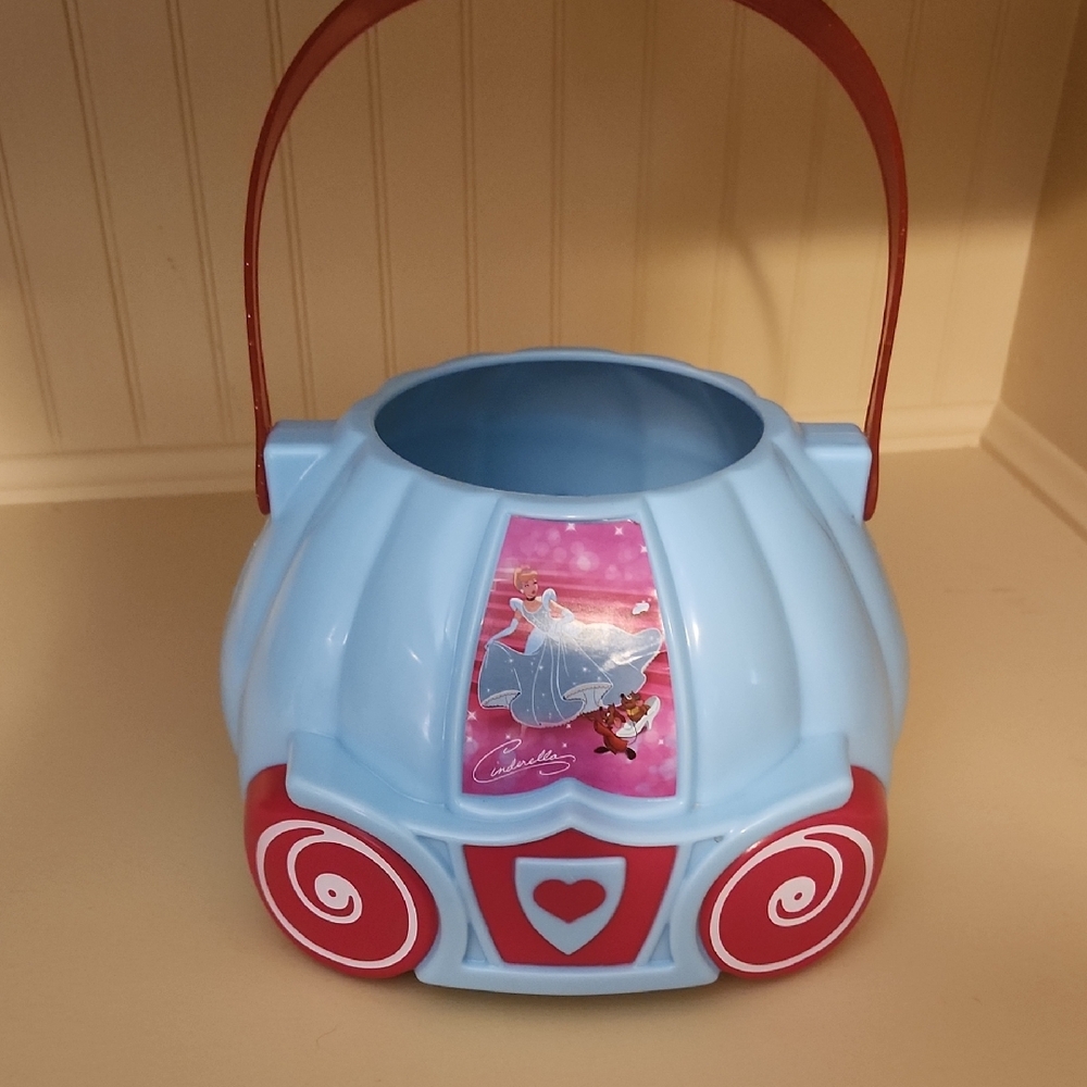 Disney Cinderella Blue and Red Toy Carriage